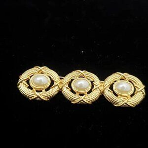 Brooch New without tag